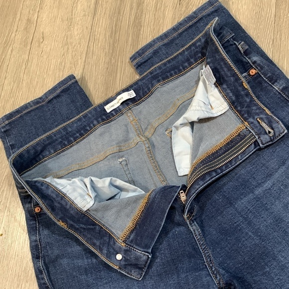 Elizabeth & James High-Rise Stovepipe Medium Wash Jeans size 16 - Picture 6 of 9